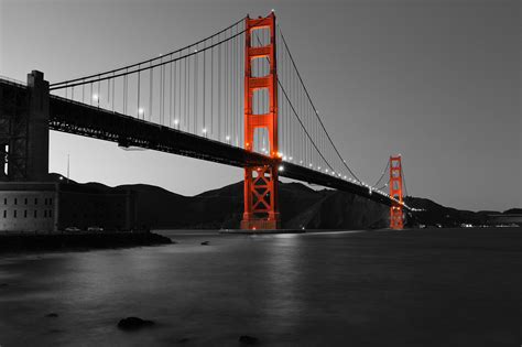 black and white golden gate bridge